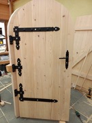 Drzwi drewniane łukowe do piwniczek ziemianek 