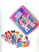 Huntrix, k-pop demon hunters - książka na rzepy