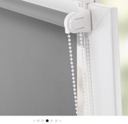 Roleta wewneczna z powłoką odbijającą promienie słońca 