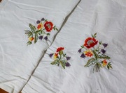 Ręcznie haftowana serweta 76x76