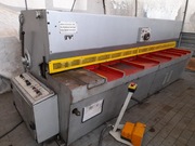 Nożyce gilotynowe Gilotyna do blachy DLB  3050/4