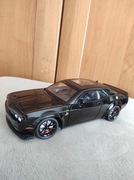 Duży model Dodge challenger 1:24
