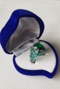 Piękny pierścień CUDNY niczym szmaragd r.7.5