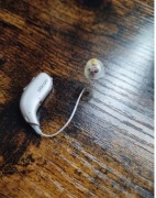 Aparat słuchowy Oticon - Prawa słuchawka