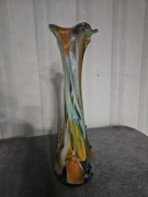 Wazon z kolorowego szkła z czasów PRL 