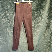 Czarne rurki z wysokim stanem