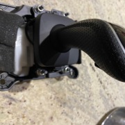 Gałka Lewar zmiany biegów z przyciskiem Stelvio Giulia 2023