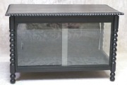 SPRZEDAM UROCZĄ  SZAFKĘ WITRYNKĘ   LATA 50-TE