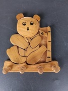 Dziecięcy wieszak z okresu PRL. Rękodzieło 