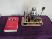 Gra Neil Strauss + zestaw barowy do drinków.