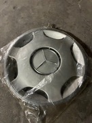 Mercedes w124 R15 oryginalne kołpaki w124 nowe
