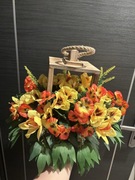 Stroik z Bratków w lampionie drewnianym 