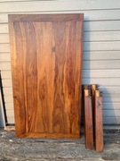 Stół z drewna egzotycznego