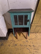Sprzedam starą szafkę 