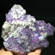 Duży okaz fioletowych fluorytów metasomatyzm 