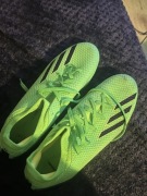 Buty sportowe do piłki nożnej