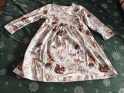 Sukienka ze zwierzętami leśnymi 