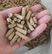 Pellet z otrąb pszennych.