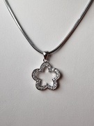 Srebrna zawieszka z cyrkoniami pr 925