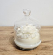 Świeca sojowa o zapachu lilia