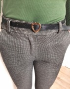 Spodnie damskie ciepłe w kratkę rozmiar S z paskiem w zestawie