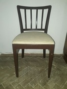 Krzesło drewniane z ubiegłego wieku po renowacji