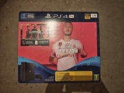 Sprzedaję używany PS4pro 1TB
