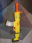 NERF Zestaw czterech kultowych wyrzutni + akcesoria do zabawy