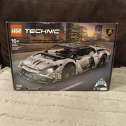 LEGO 42214 Lamborghini Revoluto 