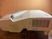 Projektor NEC UM301W