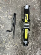 Lewarek od audi a4 8KO011031K