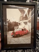 Oprawione zdjęcie retro starego samochodu