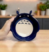 Ceramiczny talerz inspirowany leśnym duchem Totoro – handmade