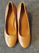 Beżowe karmelowe skórzane buty na obcasie Marc'o Polo 38