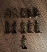 Kinder niespodzianka kolekcjonerskie metalowe figurki