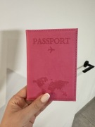 Etui na paszport różowe okładka dokumenty podróżne fuksja