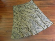 SPÓDNICA SATYNOWA ROZKLOSZOWANA ROZM. 40