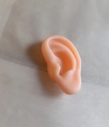 Silikonowe ucho do percingu 