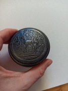 Czerwony Kapturek stare pudełko pojemnik ebonit bakelit bajka puzderko 