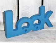 Stojak z MDF - Napis 3D „LOOK” 