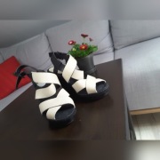 Sandały Clarks  na koturnie r.41