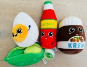 ZESTAW CZTERECH PLUSZAKÓW BIEDRONKA