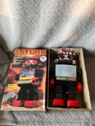 13-calowy gigantyczny robot chodzący Saturn oryginalny Kamco 1981