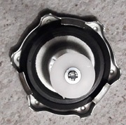 Korek wlewu oleju 126p