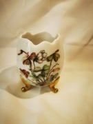 Porcelanowy bibelot w kształcie jajka na nóżkach, Limoges France