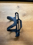 Uchwyt karbonowy koszyk na bidon do roweru 