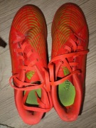 Adidas: turfy chlopięce Predator Edge 35,5