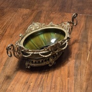 Antyczna zielona Waza w złoconej oprawie – neoklasycystyczna patera misa