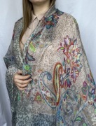 Chusta we wzory ornamenty panterkę z jedwabiem jedwab jedwabna