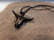 Czaszka byka BRĄZOWA - naszyjnik - eko